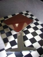 �e�[�u����܏��Ńn�C�G�[�X�x�b�h�L�b�g���̏��Ɏ��[���Ă���